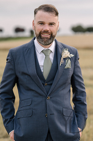 Angelique_Stuart_Notley_barn_wedding-625
