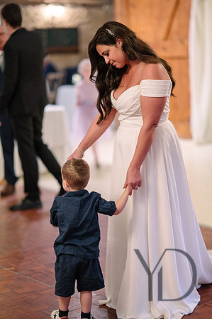 Angelique_Stuart_Notley_barn_wedding-628