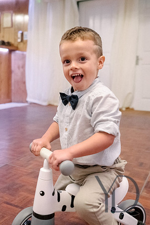 Angelique_Stuart_Notley_barn_wedding-632