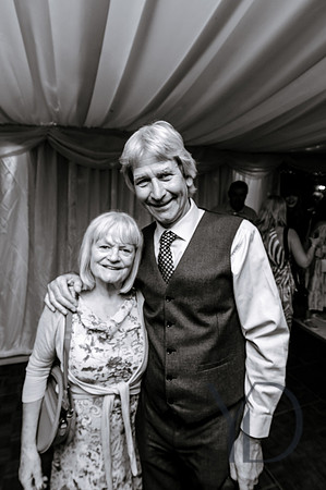 Angelique_Stuart_Notley_barn_wedding-652