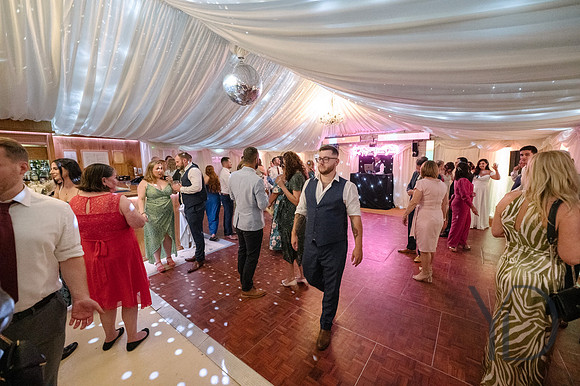 Angelique_Stuart_Notley_barn_wedding-653