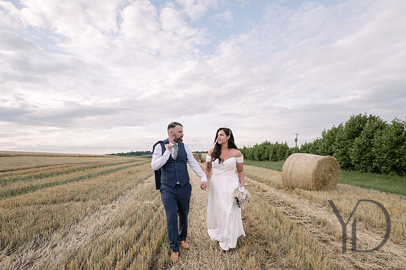 Angelique_Stuart_Notley_barn_wedding-603