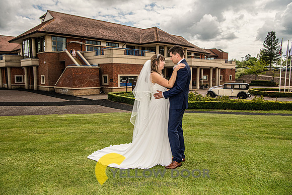 Laura & Mathew Oxfordshire wedding-208