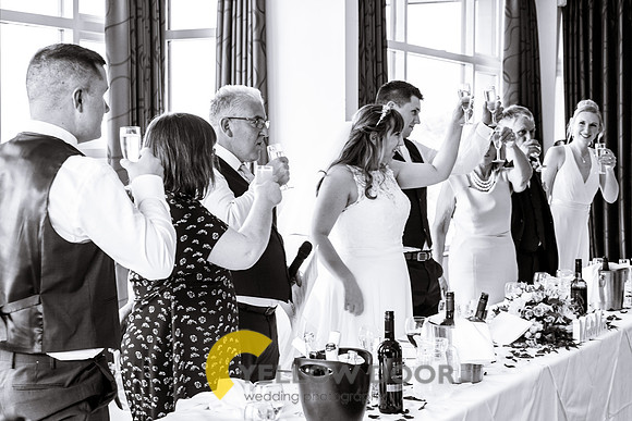 Laura & Mathew Oxfordshire wedding-321