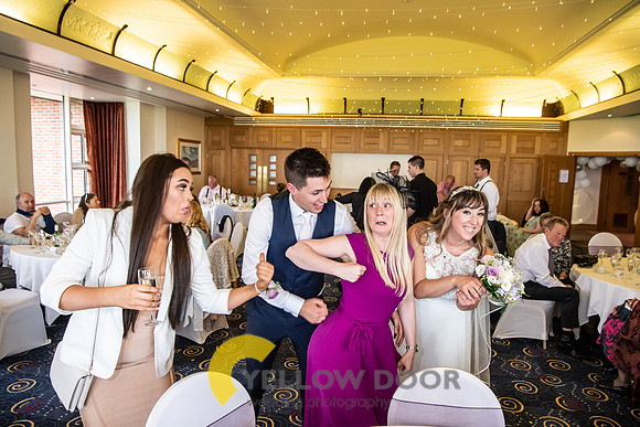Laura & Mathew Oxfordshire wedding-370