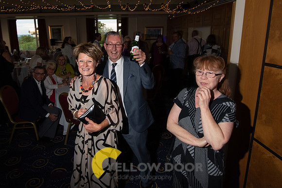 Laura & Mathew Oxfordshire wedding-427