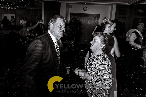 Laura & Mathew Oxfordshire wedding-442