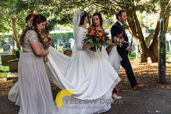 Page & Drews Thame Barns wedding_0084