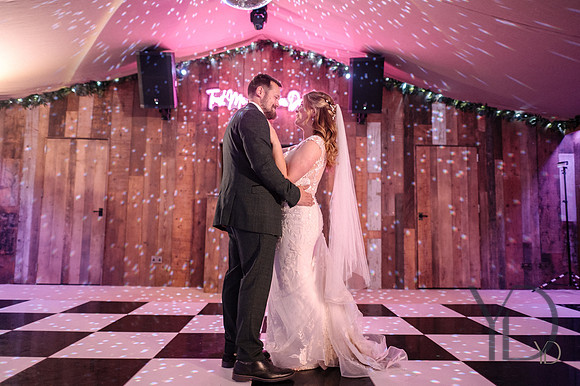 Katie & Matt Notley tythe barn- 489